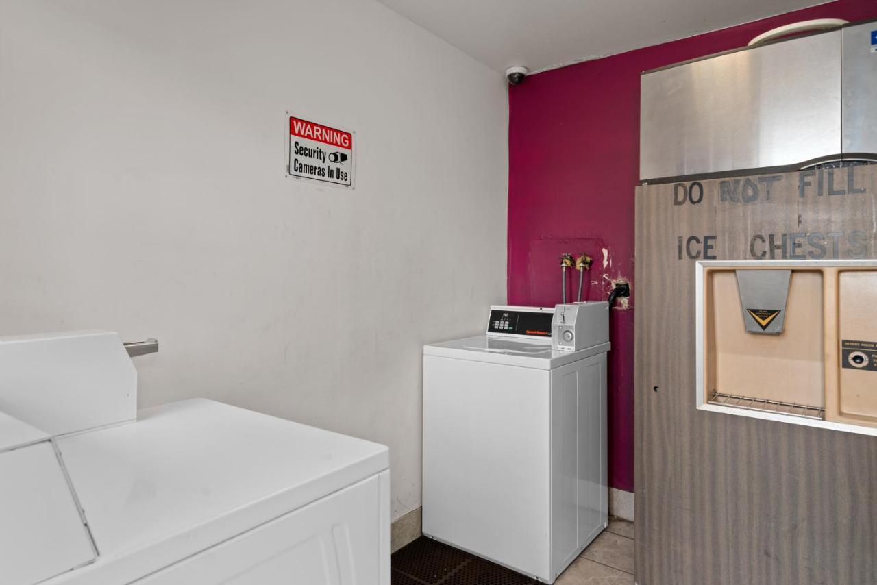 Holiday Lodge Уеначи Екстериор снимка