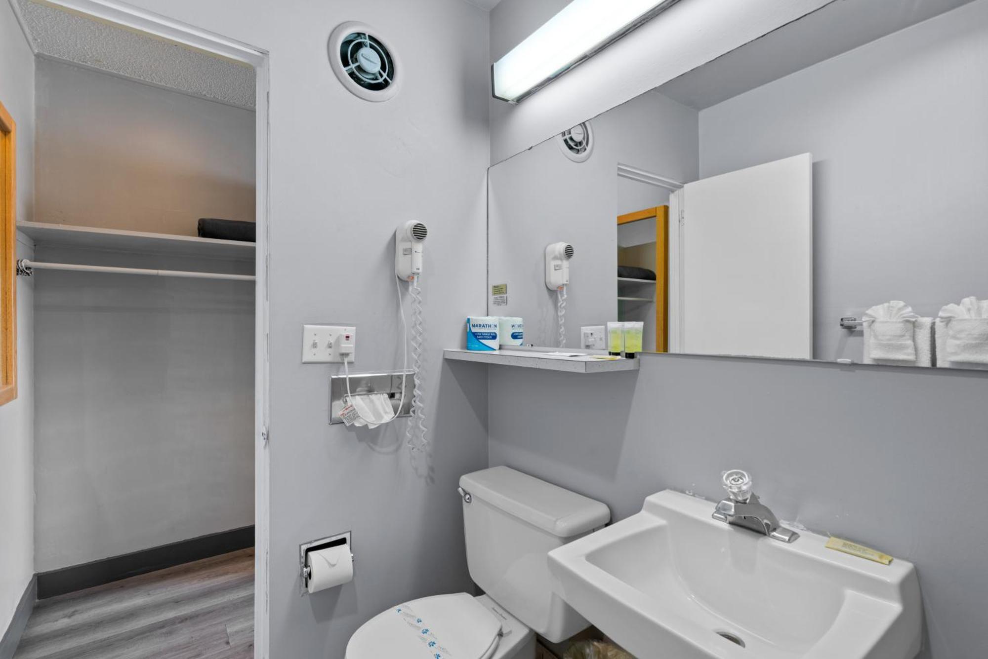Holiday Lodge Уеначи Екстериор снимка