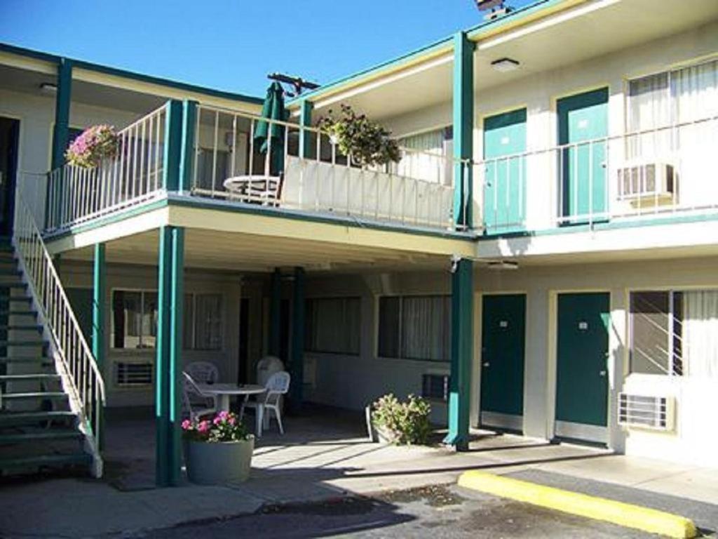 Holiday Lodge Уеначи Екстериор снимка